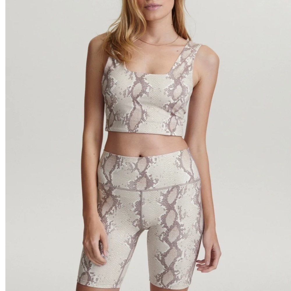 NWT Varley Albury Bike Shorts in Champagne Snake